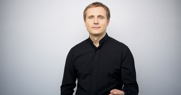 Dirigent Vasily Petrenko.